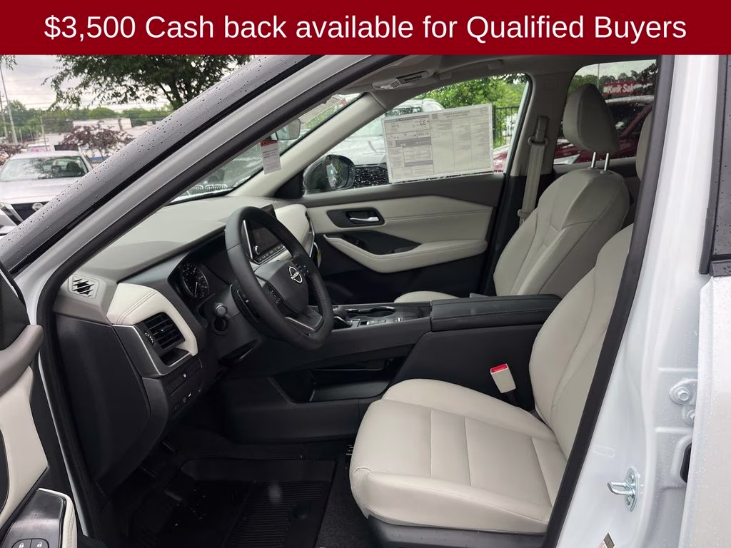 2026 Everest White Pearl Tricoat Nissan Rogue Dark Armor FWD SUV