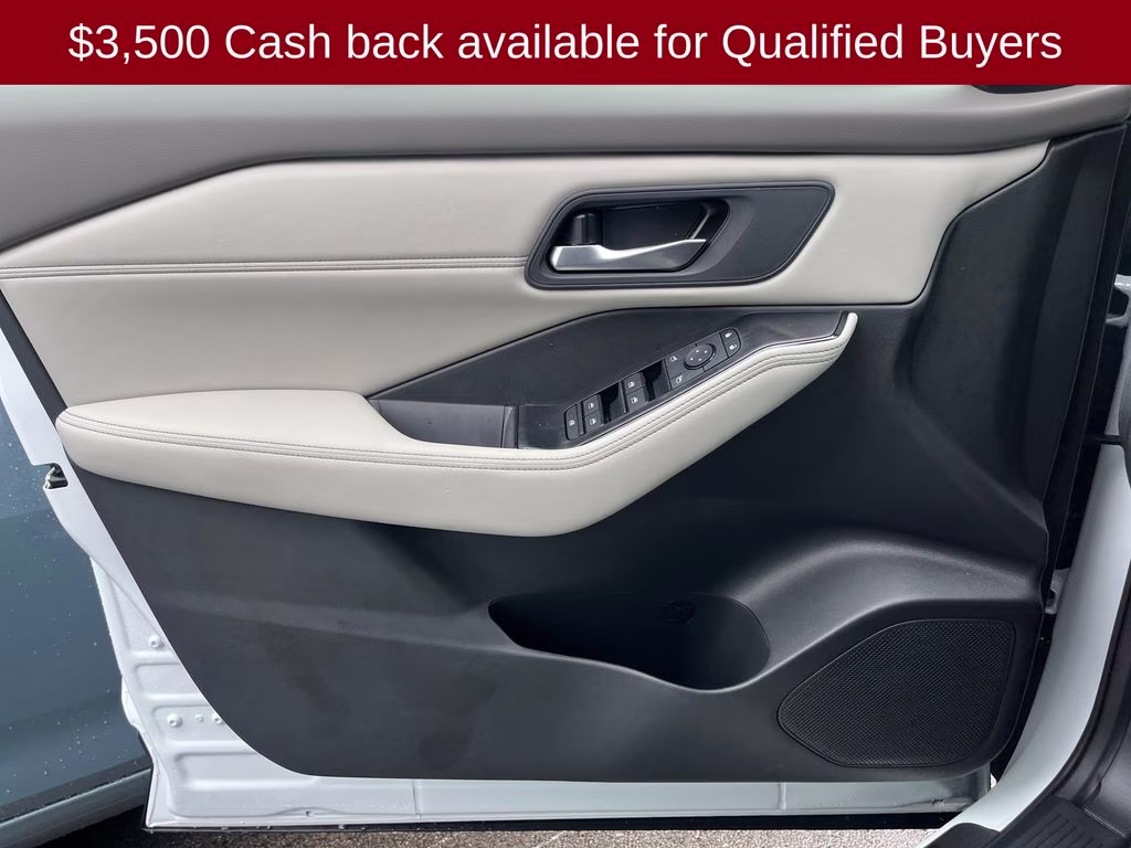 2026 Everest White Pearl Tricoat Nissan Rogue Dark Armor FWD SUV