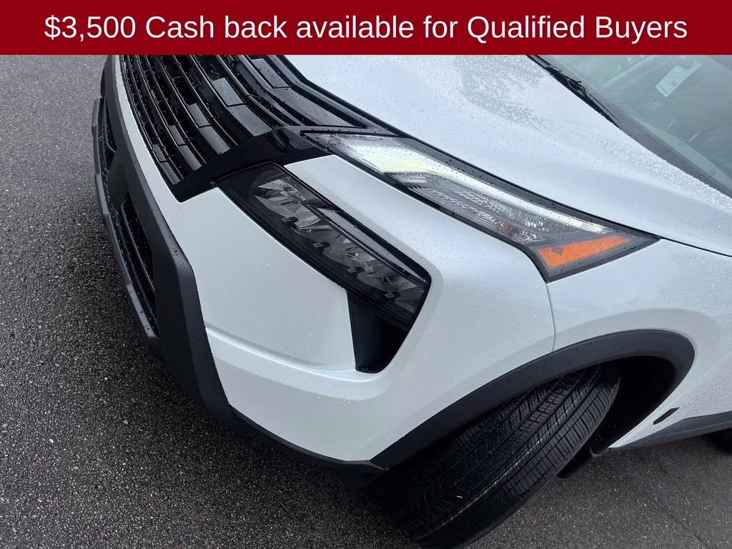 2026 Everest White Pearl Tricoat Nissan Rogue Dark Armor FWD SUV