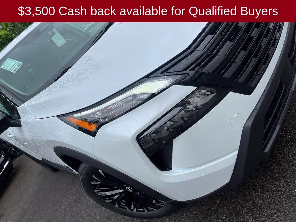 2026 Everest White Pearl Tricoat Nissan Rogue Dark Armor FWD SUV
