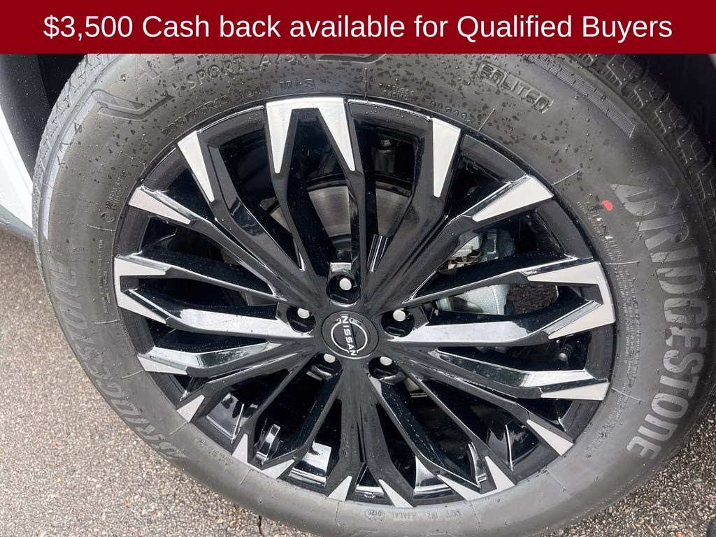 2026 Everest White Pearl Tricoat Nissan Rogue Dark Armor FWD SUV