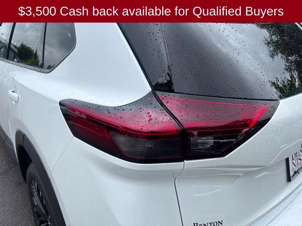 2026 Everest White Pearl Tricoat Nissan Rogue Dark Armor FWD SUV