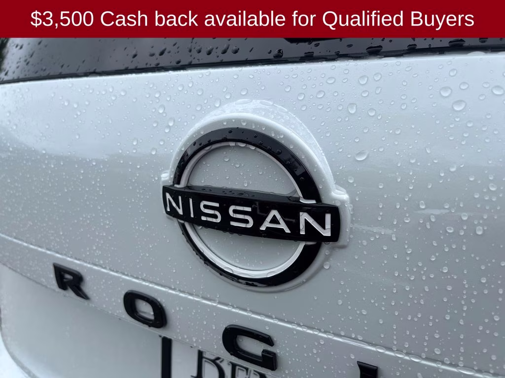 2026 Everest White Pearl Tricoat Nissan Rogue Dark Armor FWD SUV