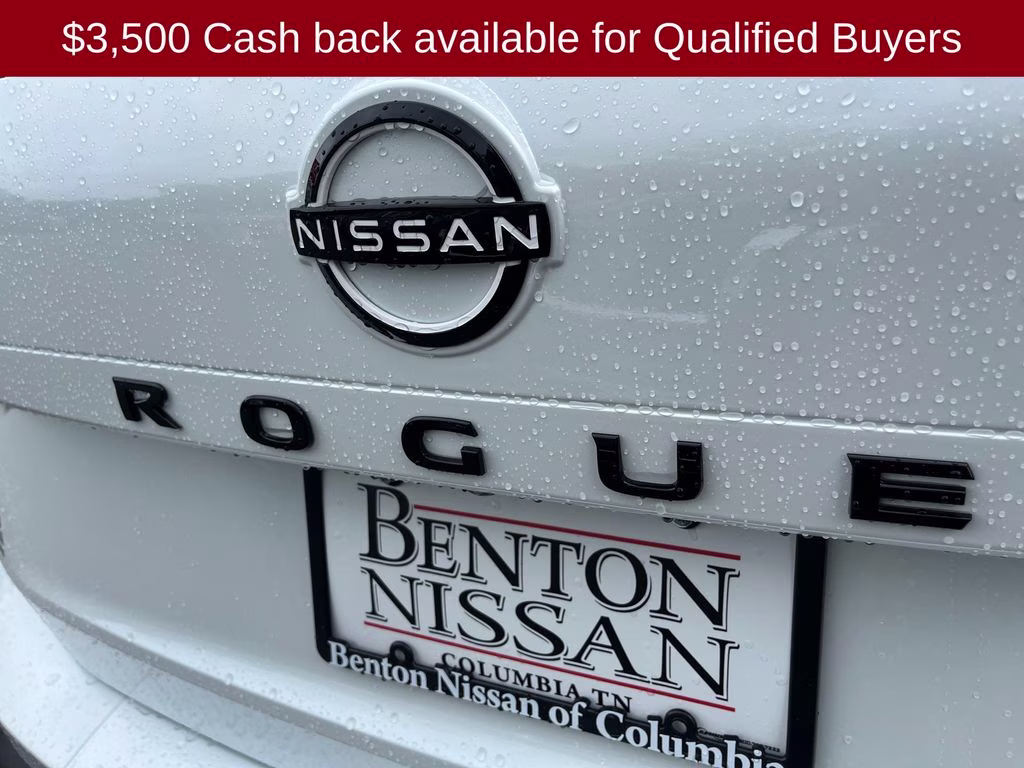 2026 Everest White Pearl Tricoat Nissan Rogue Dark Armor FWD SUV