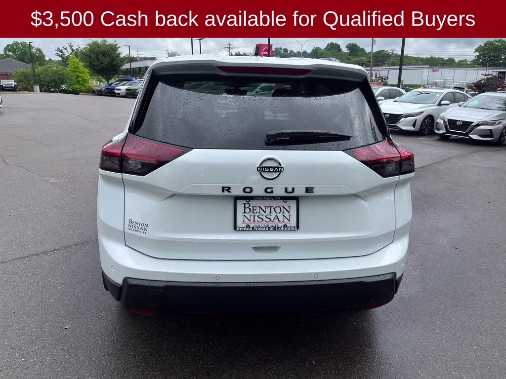 2026 Everest White Pearl Tricoat Nissan Rogue Dark Armor FWD SUV