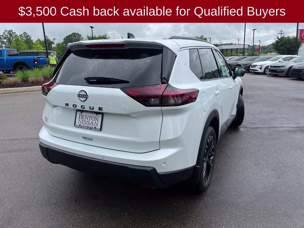 2026 Everest White Pearl Tricoat Nissan Rogue Dark Armor FWD SUV