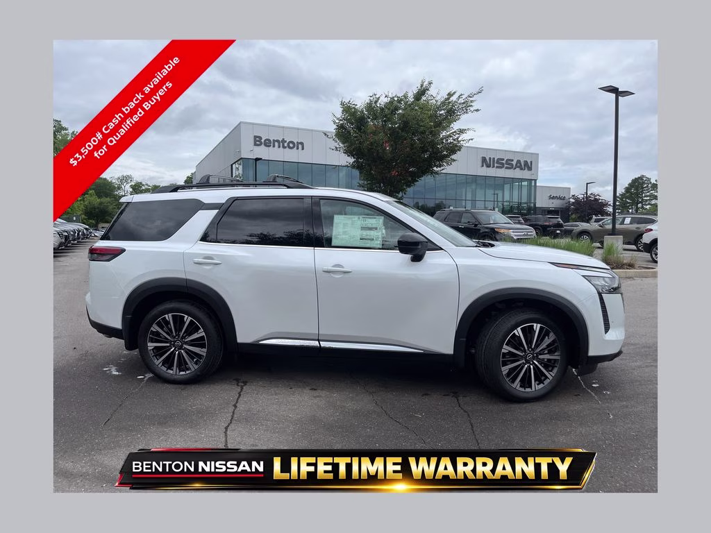 2026 Nissan Pathfinder Platinum 2WD's photo