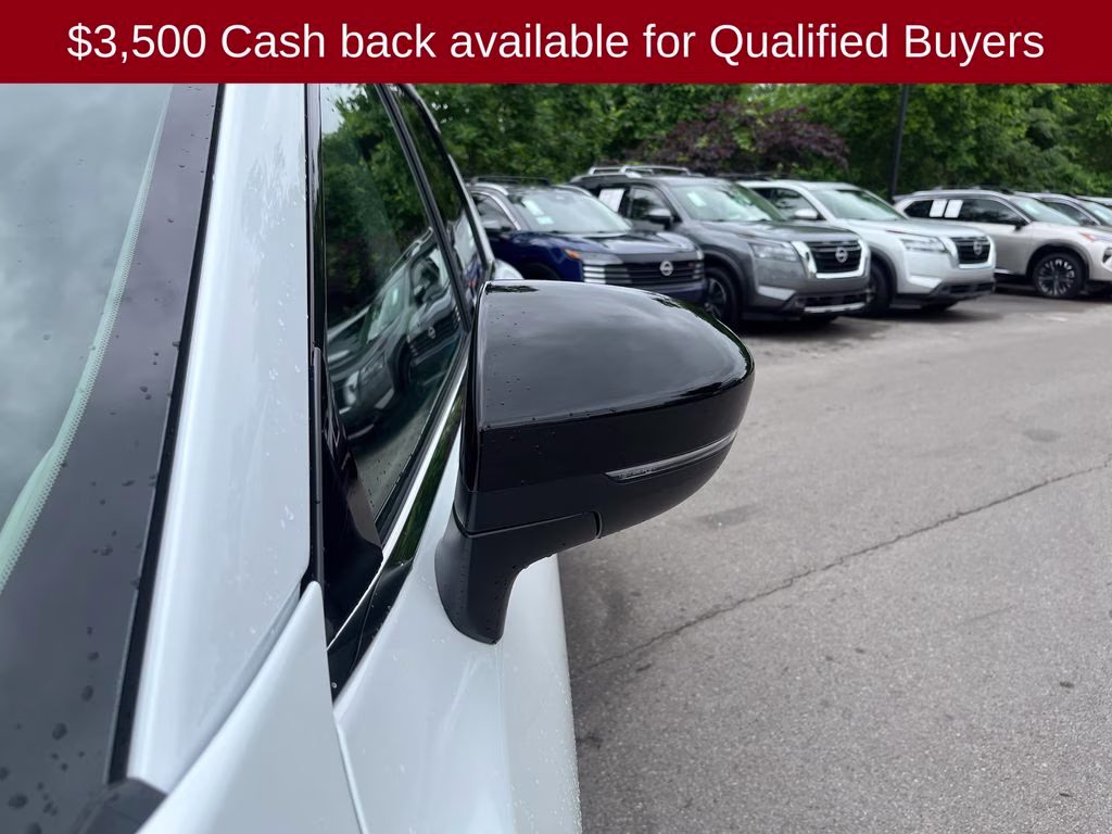 2026 Everest White Pearl Tricoat Nissan Pathfinder Platinum FWD SUV