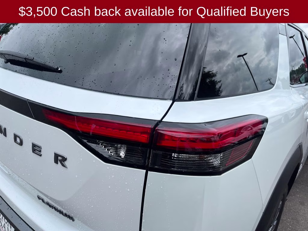2026 Everest White Pearl Tricoat Nissan Pathfinder Platinum FWD SUV
