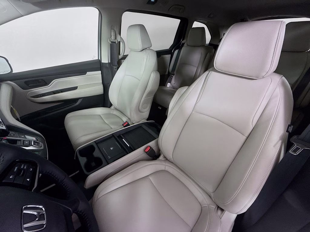 2026 Solar Silver Metallic Honda Odyssey EX-L FWD Van