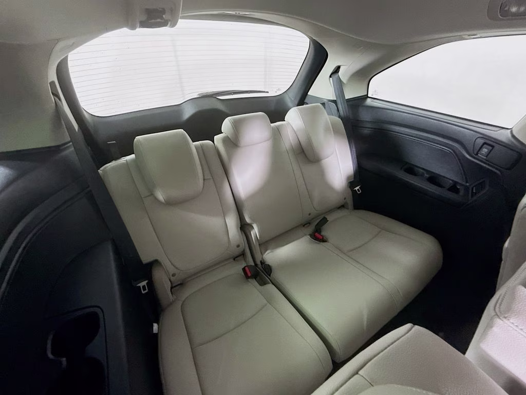 2026 Solar Silver Metallic Honda Odyssey EX-L FWD Van