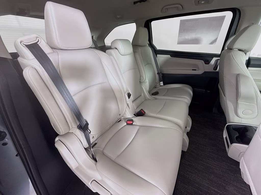 2026 Solar Silver Metallic Honda Odyssey EX-L FWD Van