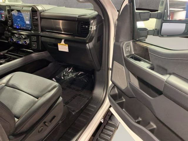 2026 Star White Metallic Tri-Coat Ford Super Duty F-350 SRW Lariat Black Appearance 4X4 Truck