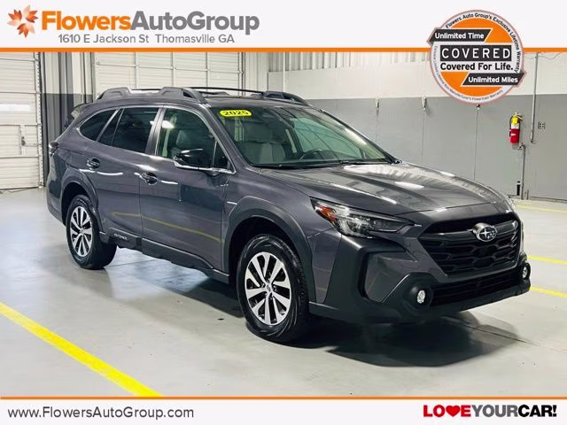 2025 Subaru Outback Premium's photo