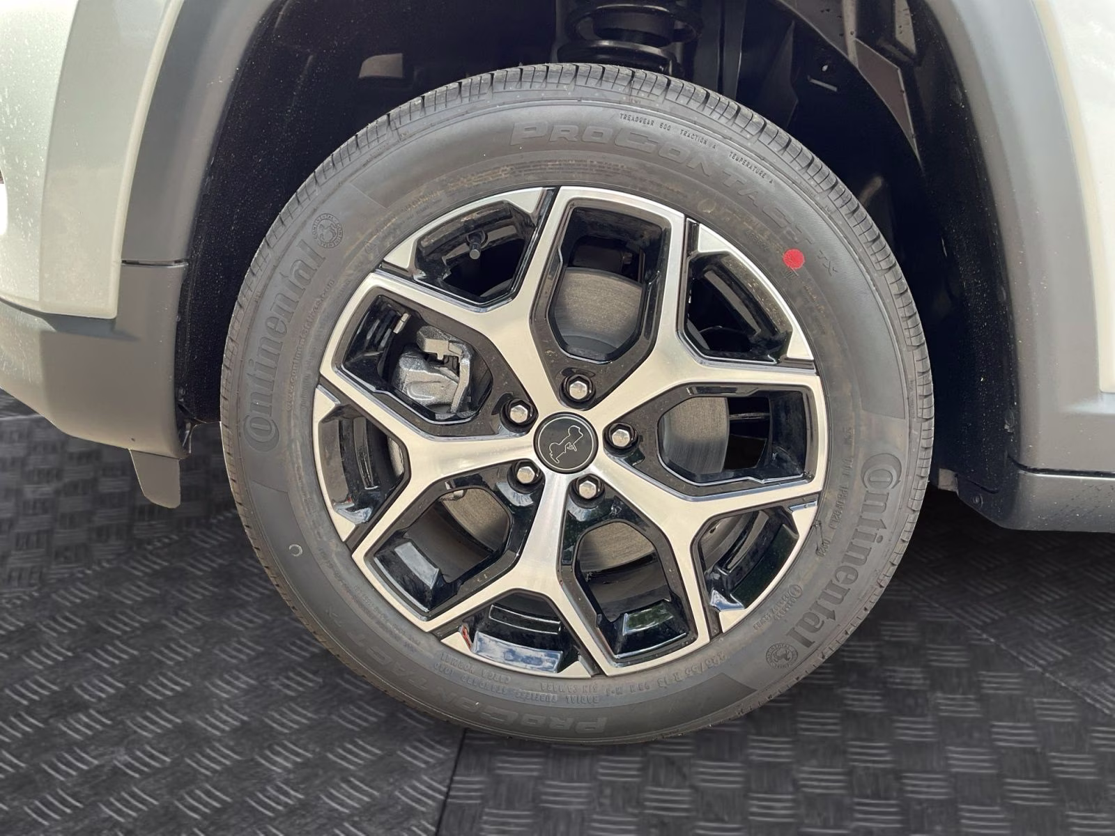 2026 Silver Zynith Metallic Clearcoat Jeep Compass Limited 4X4 SUV