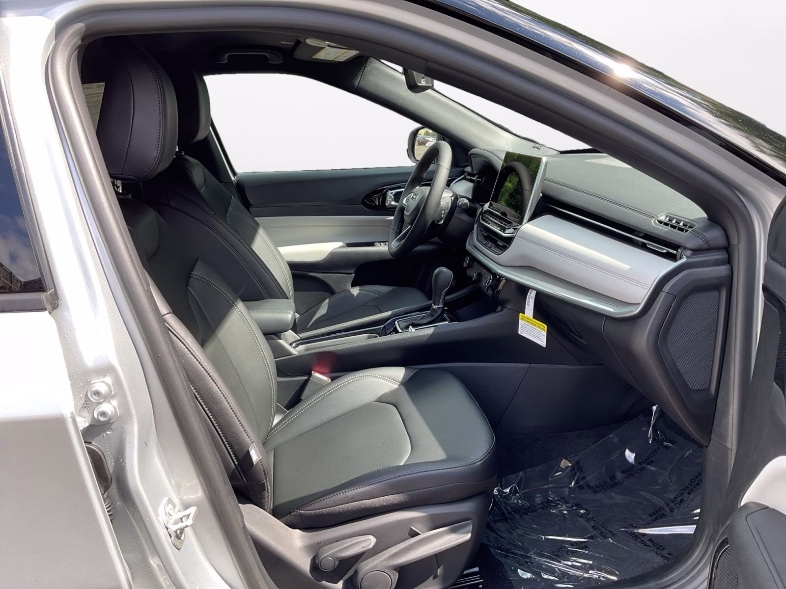 2026 Silver Zynith Metallic Clearcoat Jeep Compass Limited 4X4 SUV