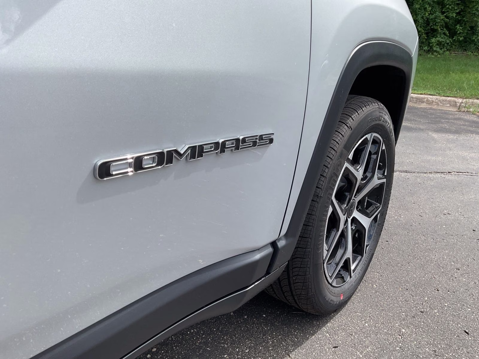 2026 Silver Zynith Metallic Clearcoat Jeep Compass Limited 4X4 SUV