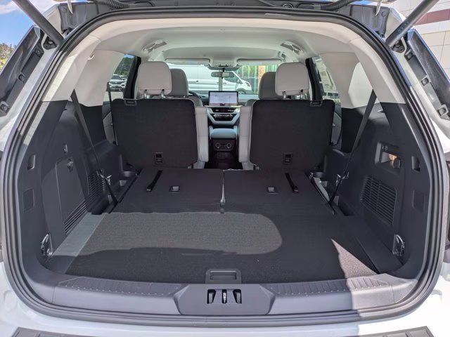 2026 White Ford Explorer Active RWD SUV
