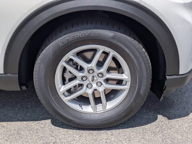2026 White Ford Explorer Active RWD SUV