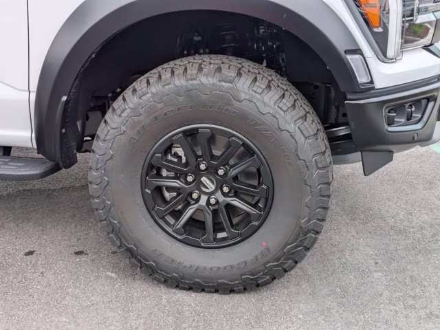 2026 Oxford White Ford F-150 Raptor 4X4 Truck