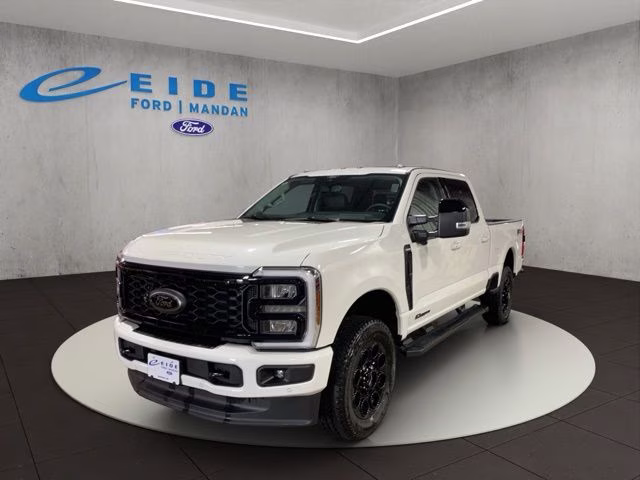 2026 Star White Metallic Tri-Coat Ford Super Duty F-350 SRW Lariat Black Appearance 4X4 Truck