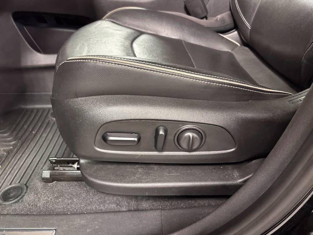 2020 Ebony Twilight Metallic GMC Terrain Denali FWD SUV