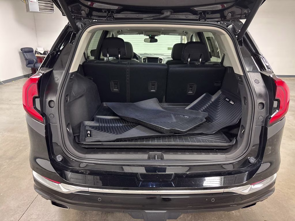 2020 Ebony Twilight Metallic GMC Terrain Denali FWD SUV