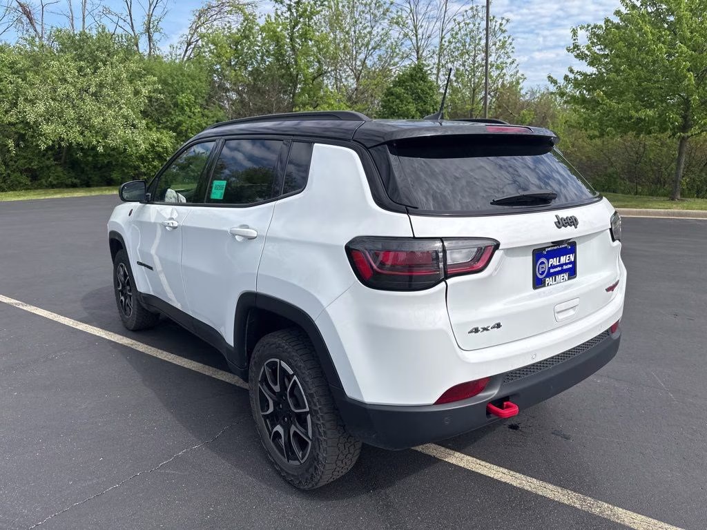 2024 Bright White Clearcoat Jeep Compass Trailhawk 4X4 SUV