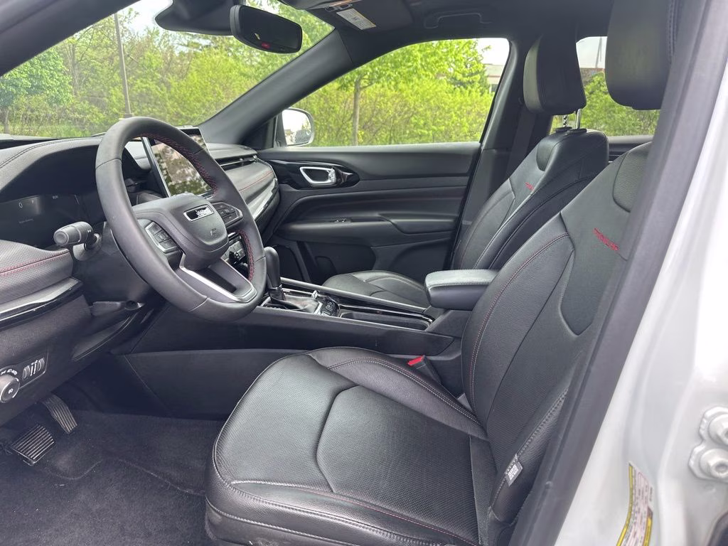 2024 Bright White Clearcoat Jeep Compass Trailhawk 4X4 SUV