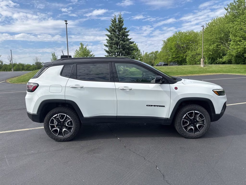 2024 Bright White Clearcoat Jeep Compass Trailhawk 4X4 SUV