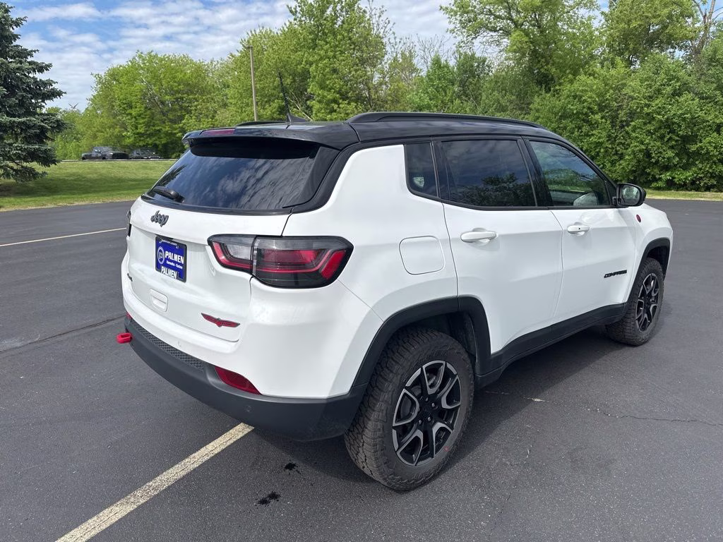 2024 Bright White Clearcoat Jeep Compass Trailhawk 4X4 SUV
