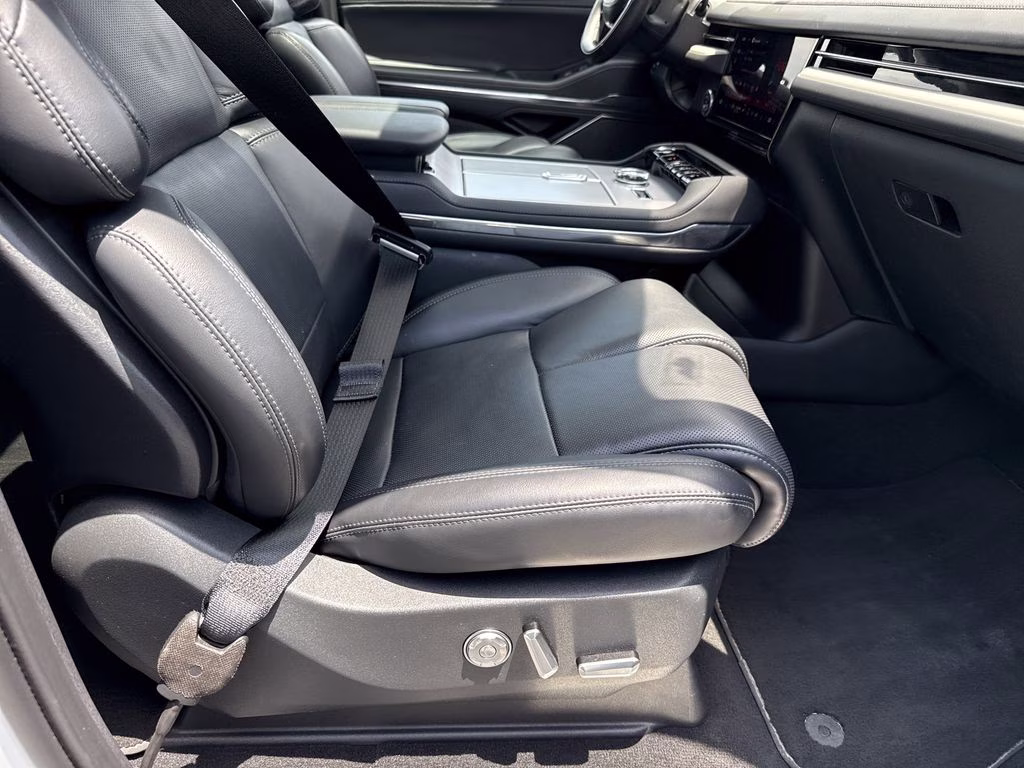 2025 Crystal White Lincoln Navigator L Reserve 4X4 SUV