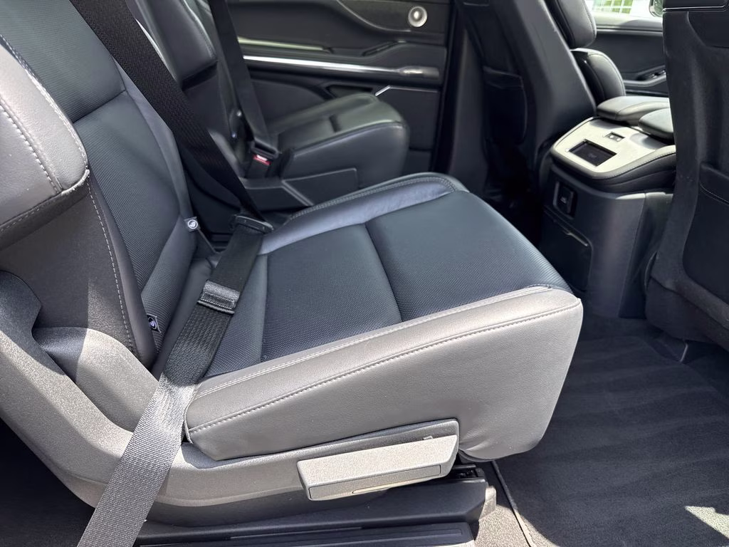 2025 Crystal White Lincoln Navigator L Reserve 4X4 SUV