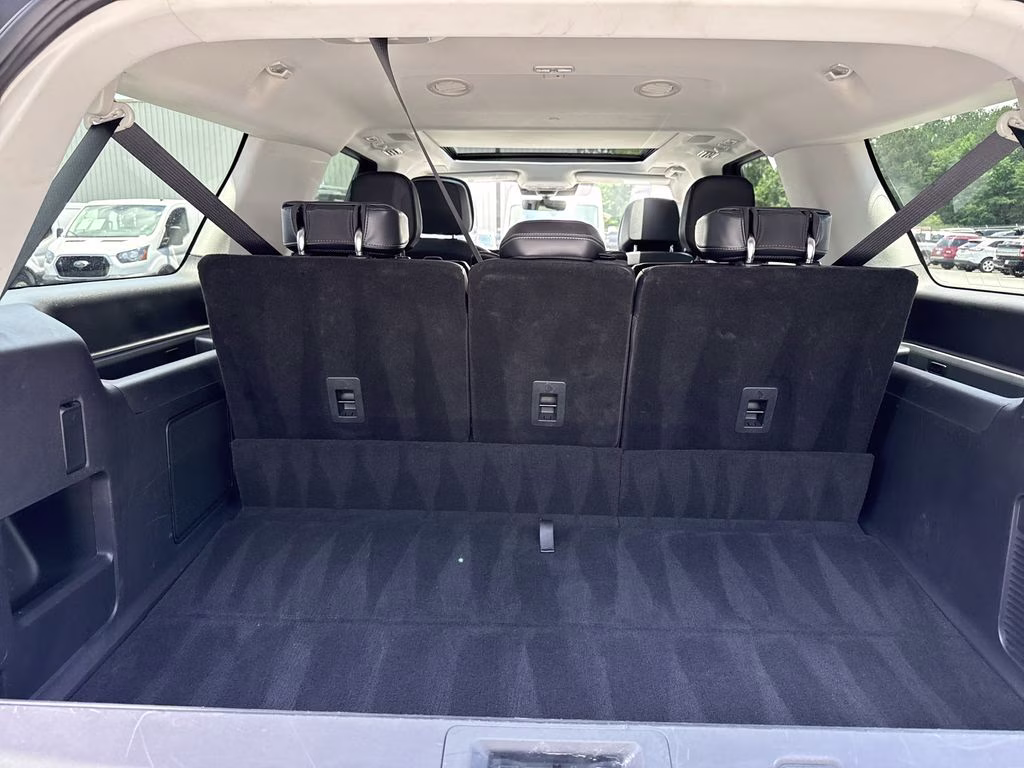2025 Crystal White Lincoln Navigator L Reserve 4X4 SUV