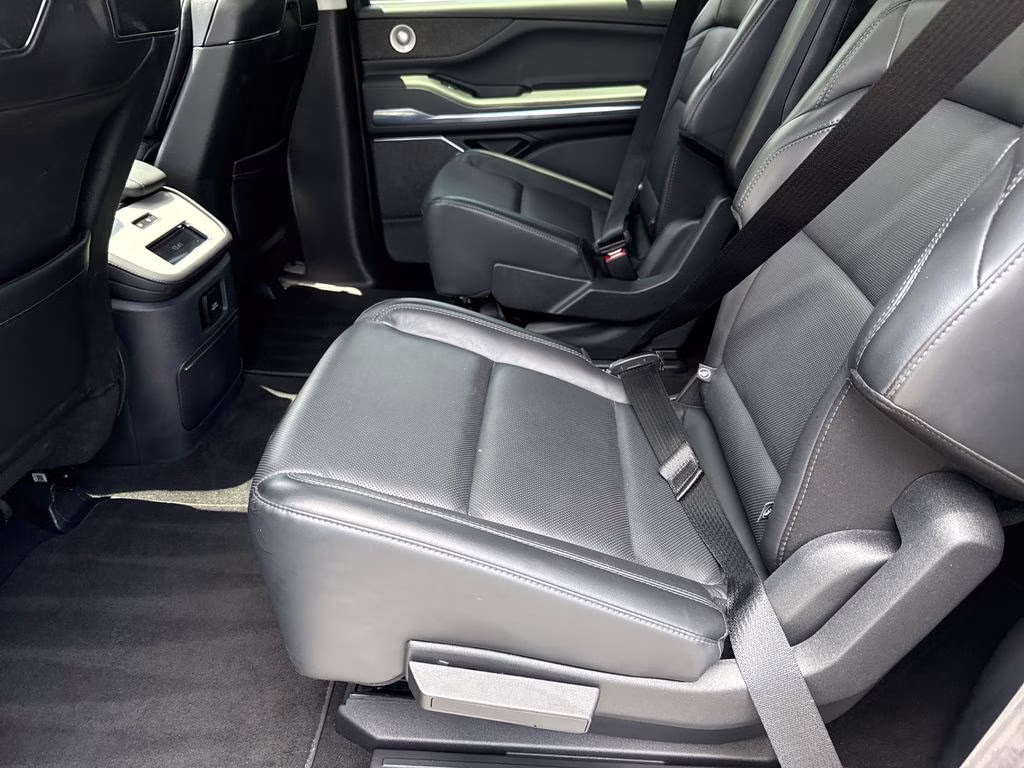 2025 Crystal White Lincoln Navigator L Reserve 4X4 SUV
