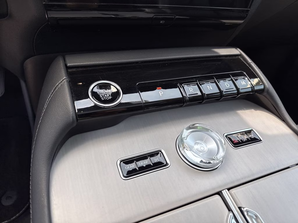 2025 Crystal White Lincoln Navigator L Reserve 4X4 SUV