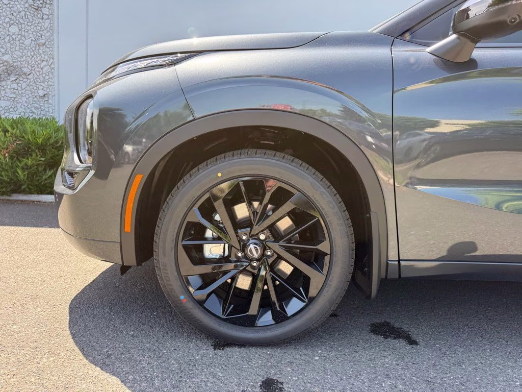 2026 Moonrock Gray Nissan Rogue Plug-In Hybrid Platinum AWD SUV