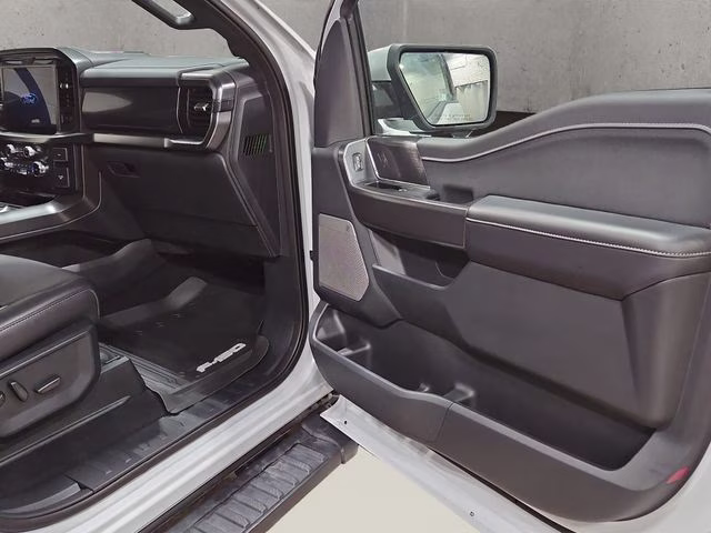 2025 Space White Metallic Ford F-150 Lariat 4X4 Truck