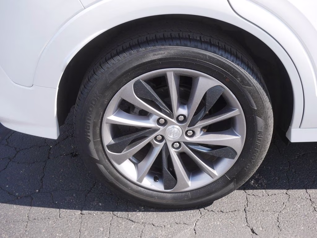 2022 White Buick Encore GX Essence AWD SUV