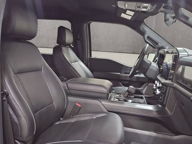 2025 Space White Metallic Ford F-150 Lariat 4X4 Truck