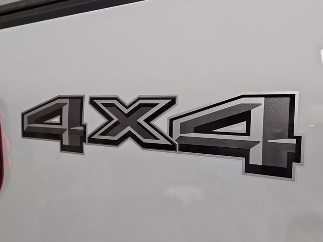 2025 Space White Metallic Ford F-150 Lariat 4X4 Truck