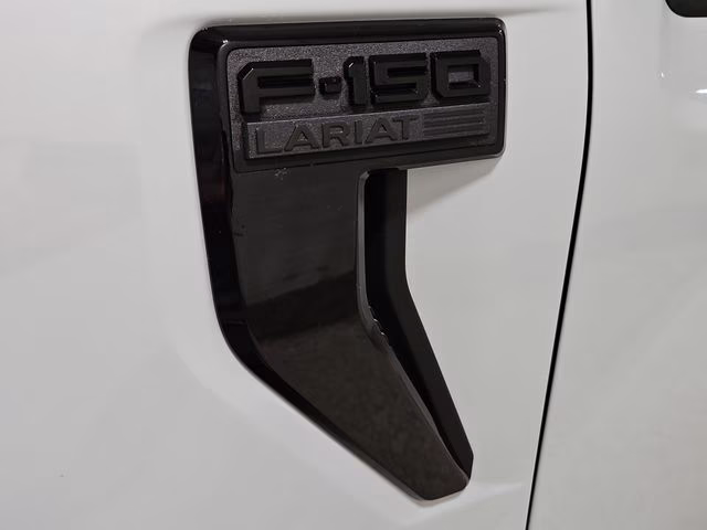 2025 Space White Metallic Ford F-150 Lariat 4X4 Truck