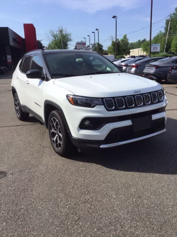 2025 Bright White Clearcoat Jeep Compass Limited 4X4 SUV