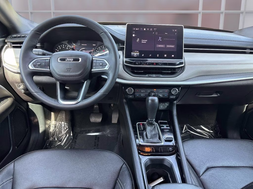 2025 Bright White Clearcoat Jeep Compass Limited 4X4 SUV