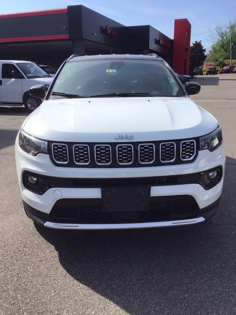 2025 Bright White Clearcoat Jeep Compass Limited 4X4 SUV