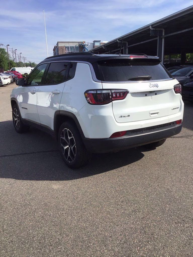 2025 Bright White Clearcoat Jeep Compass Limited 4X4 SUV