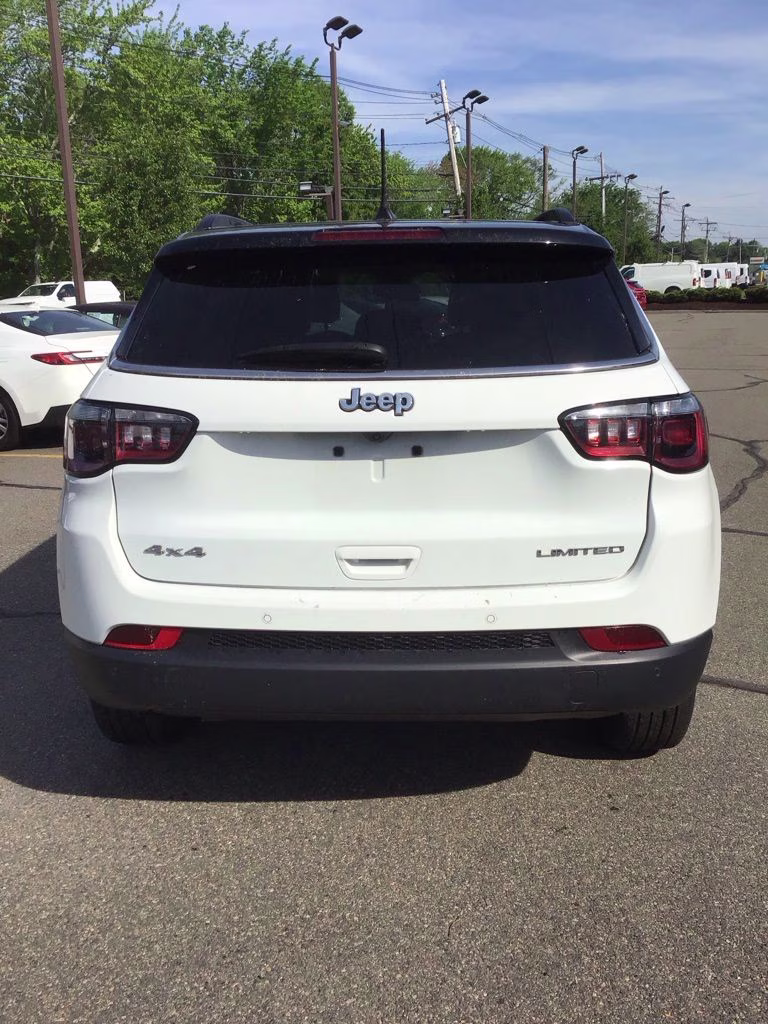 2025 Bright White Clearcoat Jeep Compass Limited 4X4 SUV