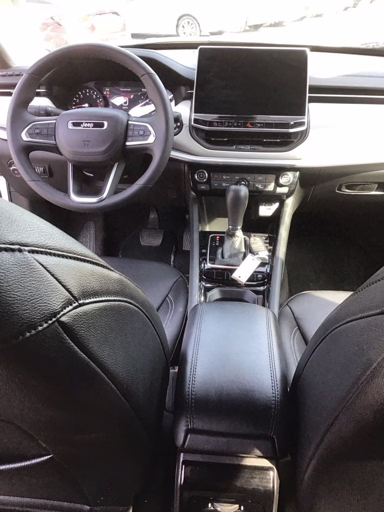 2025 Bright White Clearcoat Jeep Compass Limited 4X4 SUV