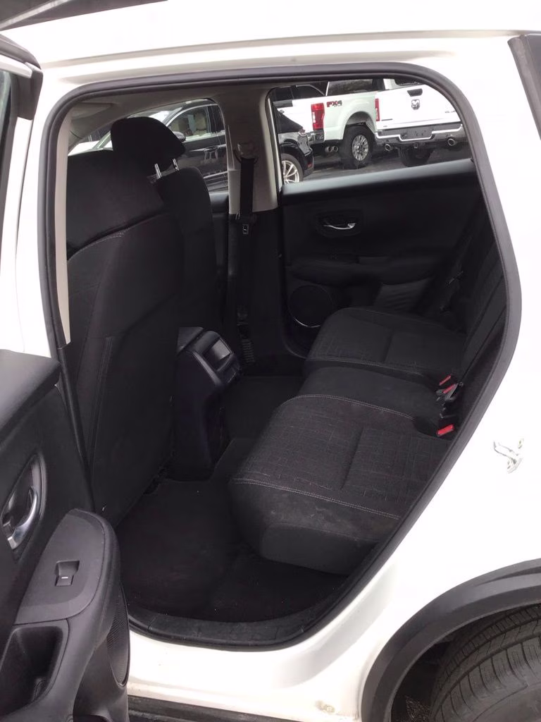 2023 White Honda HR-V LX AWD SUV