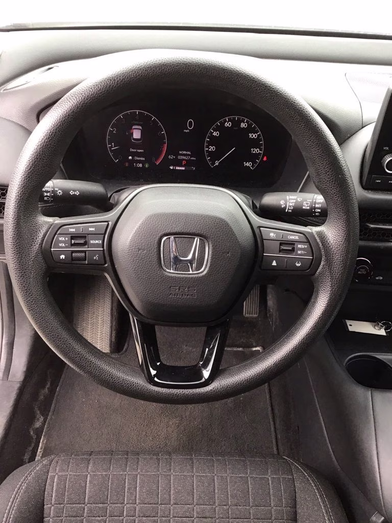 2023 White Honda HR-V LX AWD SUV
